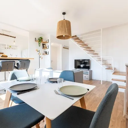 Apartment 4 Personnes - 2 -fibre - Balcon - Confort *