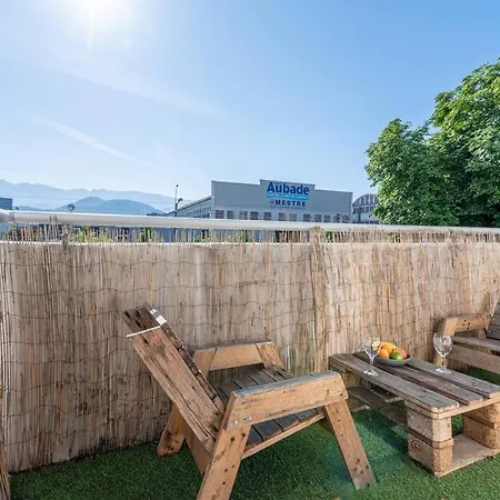 Apartment 4 Personnes - 2 -fibre - Balcon - Confort