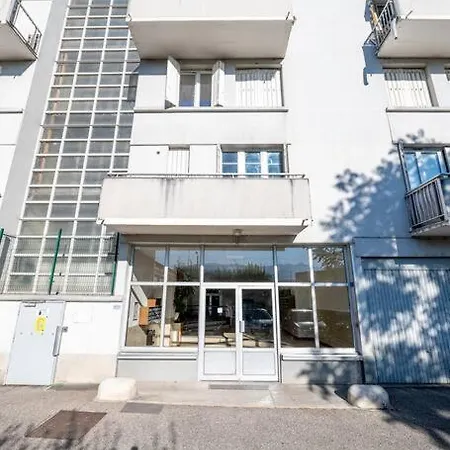 Apartment 4 Personnes - 2 -fibre - Balcon - Confort *