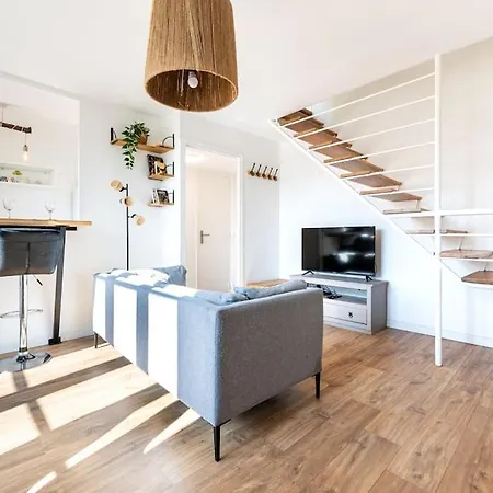 4 Personnes - 2 -fibre - Balcon - Confort Apartment *
